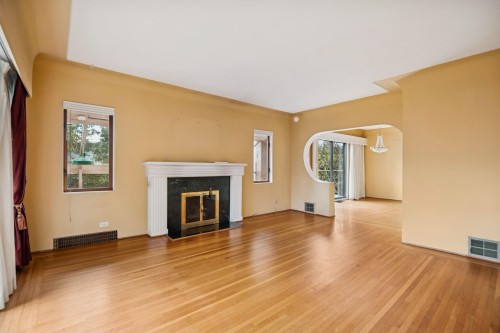 5525 Crown Street, Vancouver, BC 