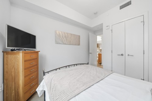 201-3220 Connaught Crescent, North Vancouver, BC 