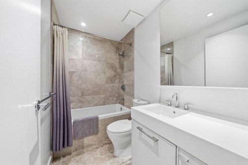 201-3220 Connaught Crescent, North Vancouver, BC 