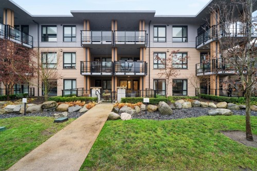 201-3220 Connaught Crescent, North Vancouver, BC 