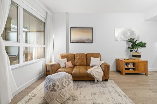 201-3220 Connaught Crescent, North Vancouver, BC 