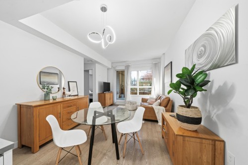 201-3220 Connaught Crescent, North Vancouver, BC 