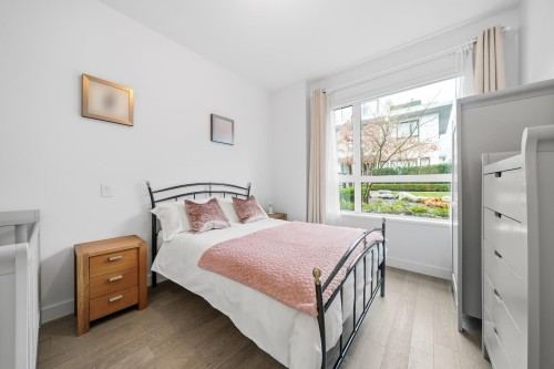 201-3220 Connaught Crescent, North Vancouver, BC 