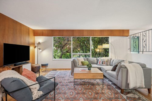 2174 Hoskins Road  North Vancouver, BC V7J 3A3