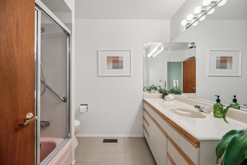 2174 Hoskins Road, North Vancouver, BC 