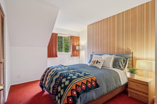 2174 Hoskins Road, North Vancouver, BC 