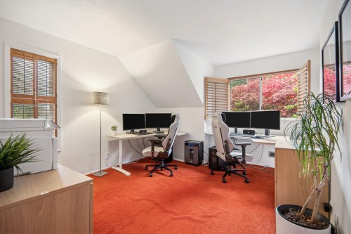 2174 Hoskins Road, North Vancouver, BC 