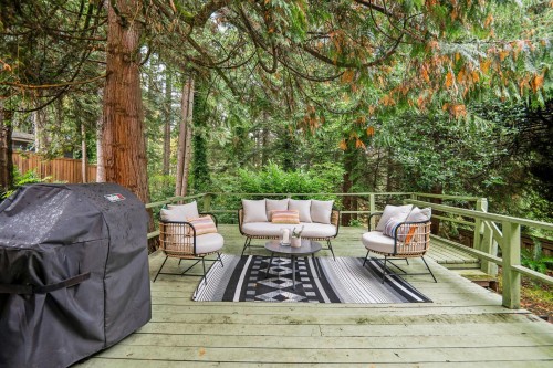 2174 Hoskins Road, North Vancouver, BC 