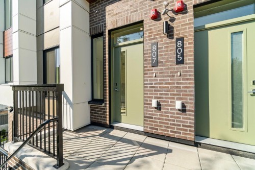 807 33Rd Avenue W, Vancouver, BC 