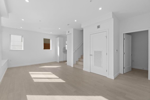 807 33Rd Avenue W, Vancouver, BC 