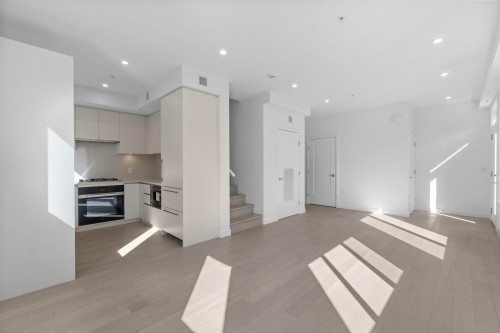 807 33Rd Avenue W, Vancouver, BC 