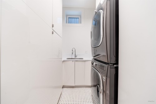 3781 24Th Avenue W, Vancouver, BC 