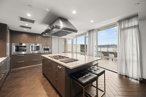 204-210 Salter Street, New Westminster, BC 