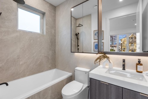 2-546 46Th Avenue E, Vancouver, BC 