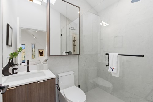 2-546 46Th Avenue E, Vancouver, BC 