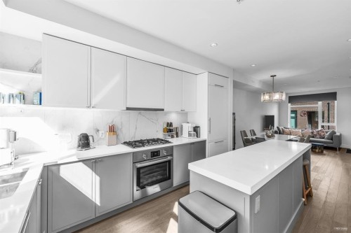 7623 Yukon Street, Vancouver, BC 