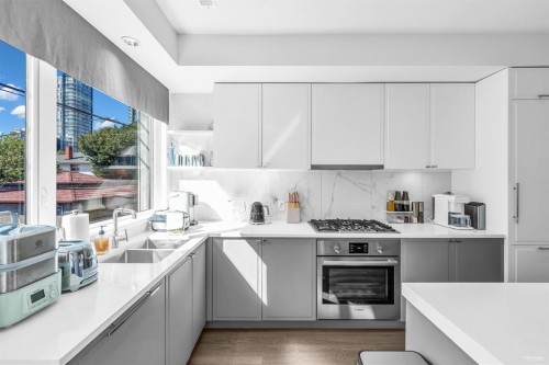 7623 Yukon Street, Vancouver, BC 