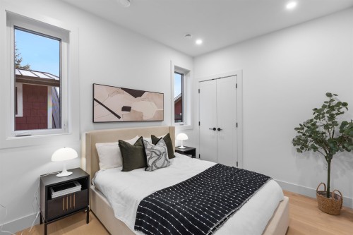 2609 Dundas Street, Vancouver, BC 