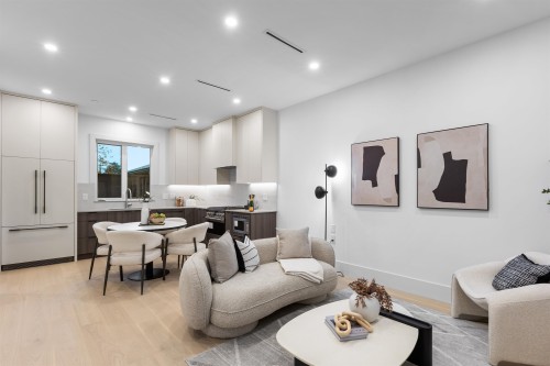 2609 Dundas Street, Vancouver, BC 