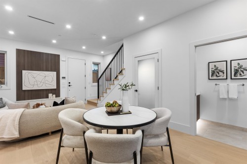 2609 Dundas Street, Vancouver, BC 