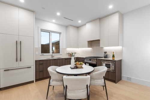 2609 Dundas Street, Vancouver, BC 