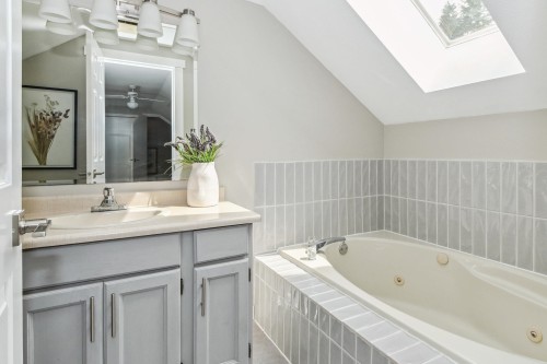 11450 207A Street, Maple Ridge, BC 