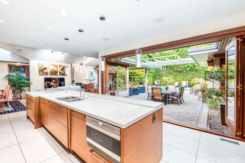 389 Moyne Drive, West Vancouver, BC 