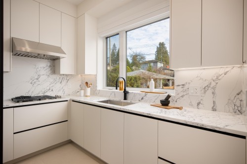 7382 Maple Street, Vancouver, BC 