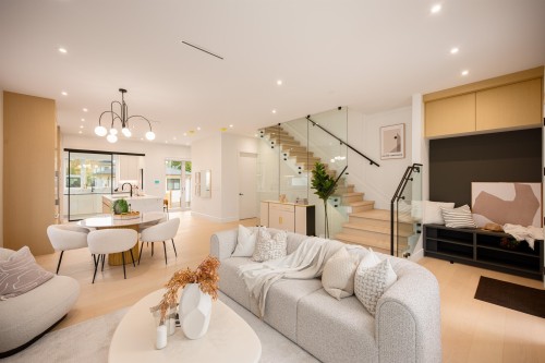 7382 Maple Street, Vancouver, BC 