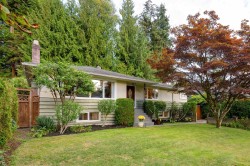 3658 Loraine Avenue  North Vancouver, BC V7R 4B8
