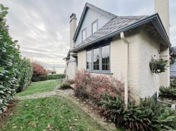  West Vancouver, BC None