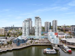2509-908 Quayside Drive  New Westminster, BC V3M 0L4