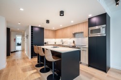 1201-1050 Burrard Street  Vancouver, BC V6Z 2S3