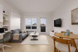 419-2450 Garden Drive  Vancouver, BC V5N 1W8