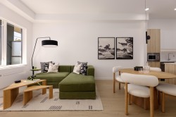 413-2450 Garden Drive  Vancouver, BC V5N 1W8