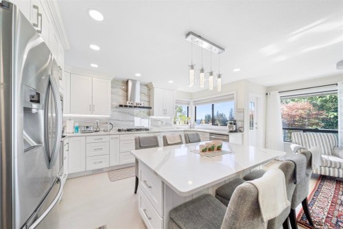 1516 Whitebark Place, Coquitlam, BC 