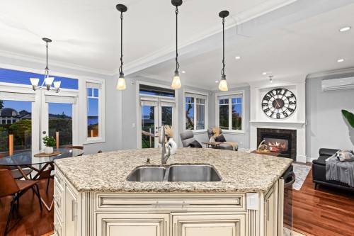 1197 Fulton Avenue, West Vancouver, BC 