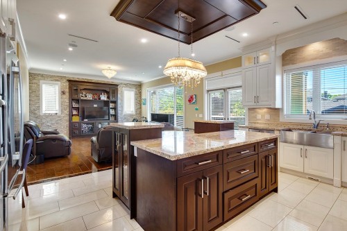 2168 16Th Avenue W, Vancouver, BC 