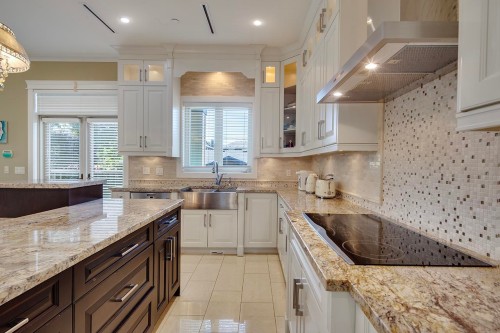 2168 16Th Avenue W, Vancouver, BC 