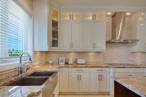 2168 16Th Avenue W, Vancouver, BC 