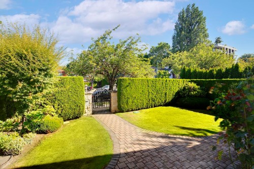 2168 16Th Avenue W, Vancouver, BC 