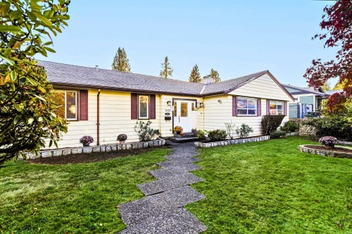 715 Kilkeel Place  North Vancouver, BC V7N 2X2