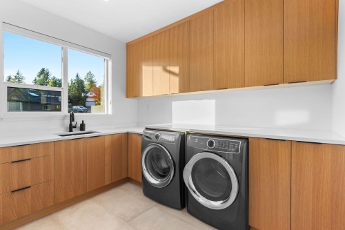 8 Creekstone Place, Port Moody, BC 