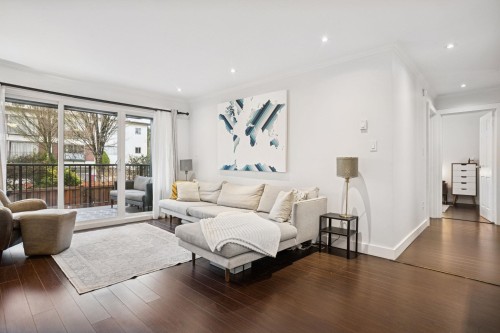 213-808 8th Avenue E Vancouver, BC V5T 1T5