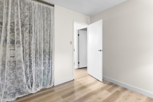 423 Cambridge Way, Port Moody, BC 