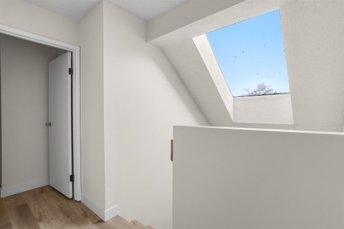 423 Cambridge Way, Port Moody, BC 