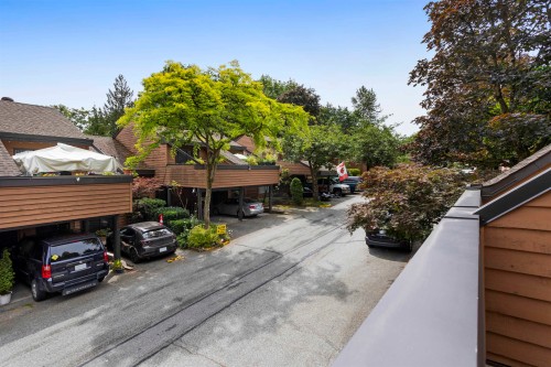 423 Cambridge Way, Port Moody, BC 