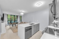 410-909 Mainland Street  Vancouver, BC V6B 1S3