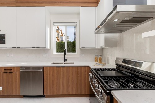 1-9935 Sullivan Street, Burnaby, BC 