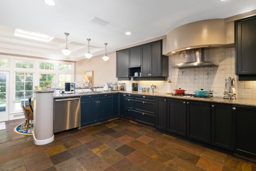 1649 29Th Avenue W, Vancouver, BC 